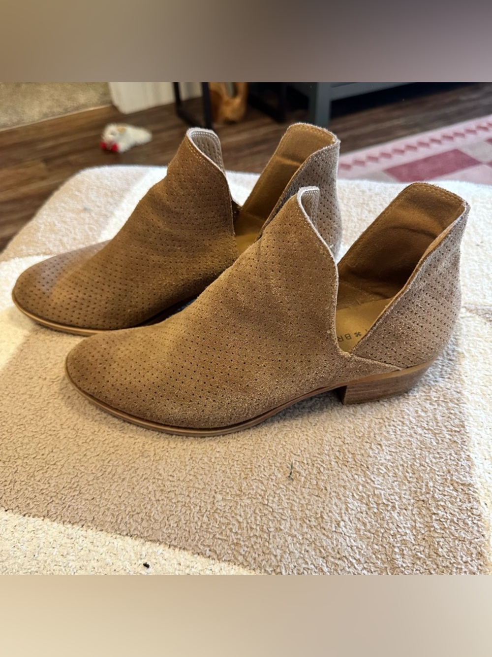 Lucky Brand Suede V-Cut Ankle Booties - Tan